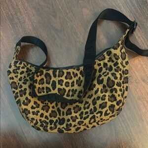 NWT Baggu Medium Crescent - Leopard